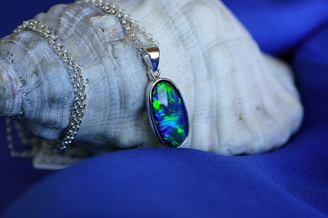 The Most Amazing Myth and Science Behind the Opal Crystal
