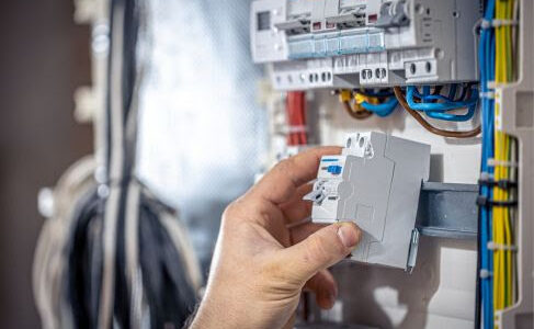 Your Guide to Finding the Best Commercial Electrical Company